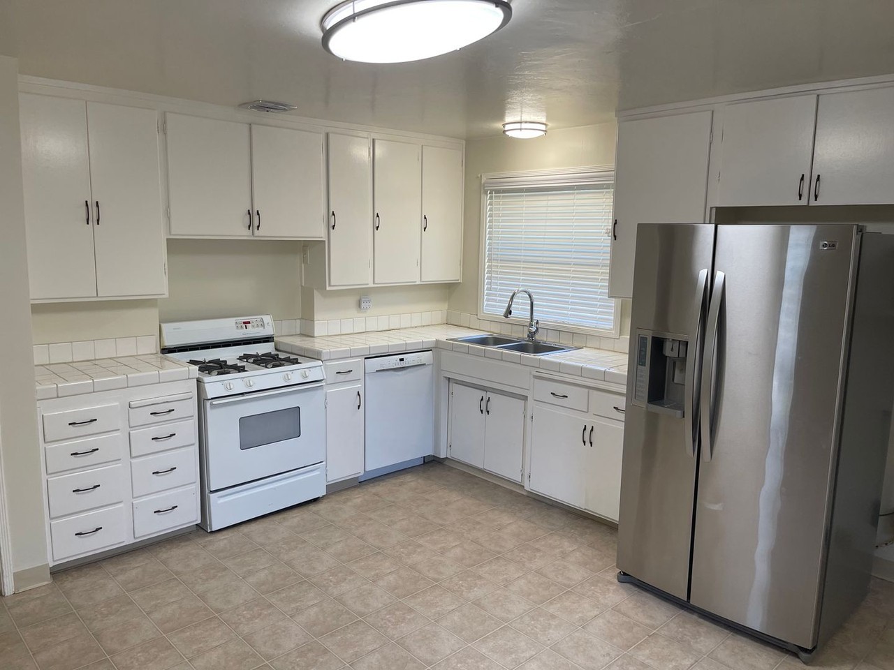 2069 Redbush Ter - Photo 2 of 13