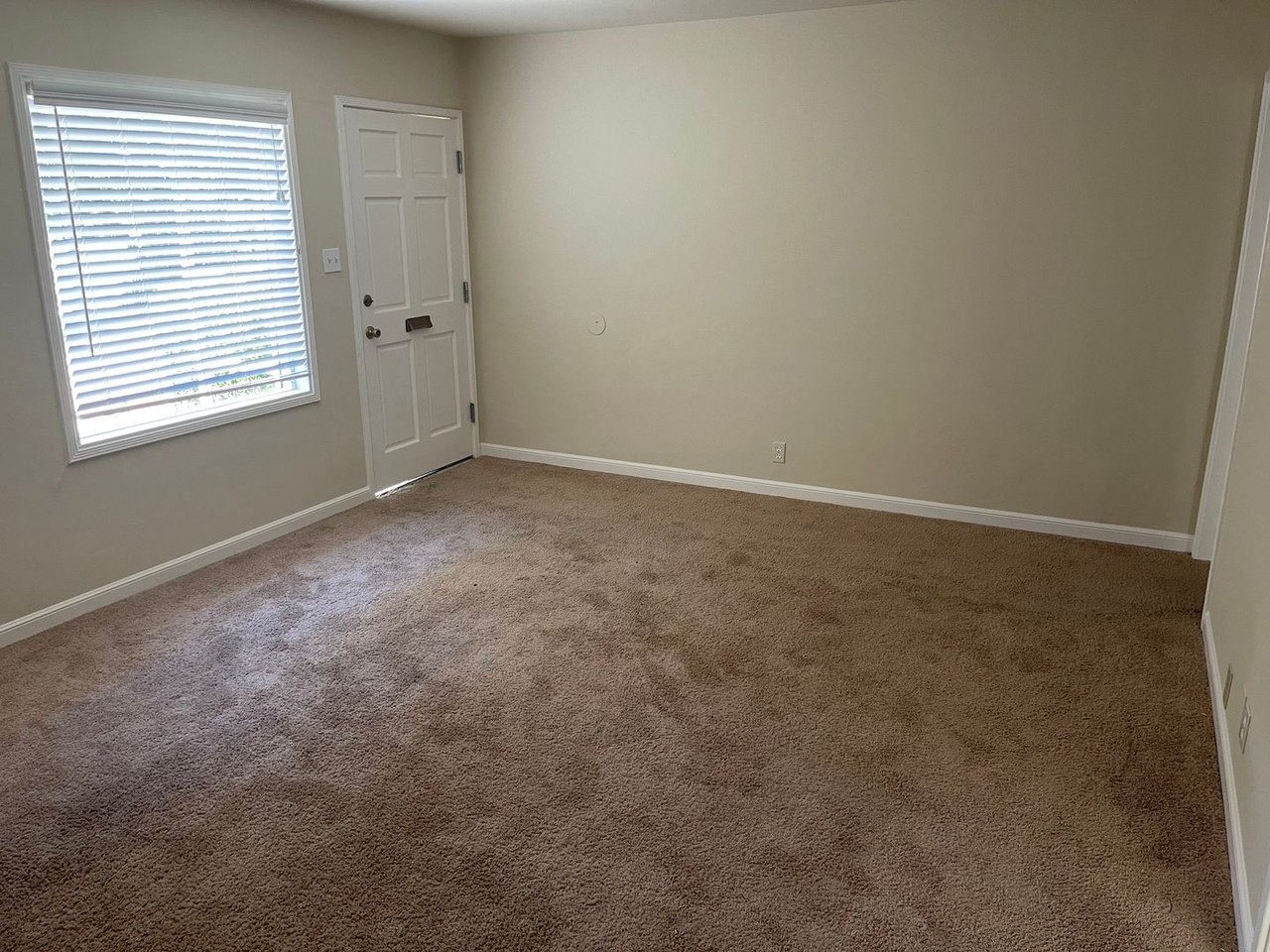 2069 Redbush Ter - Photo 4 of 13
