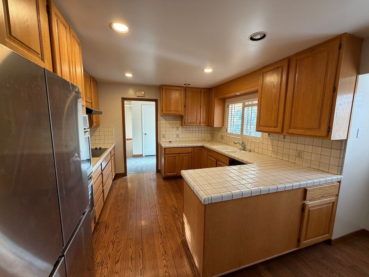 381 Hacienda Way - Photo 5 of 30