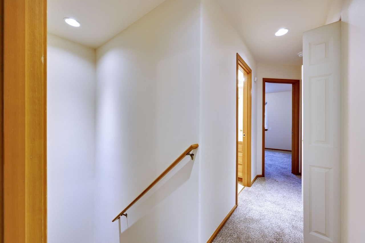 10693 Ne Kingston Meadows Cir - Photo 5 of 15