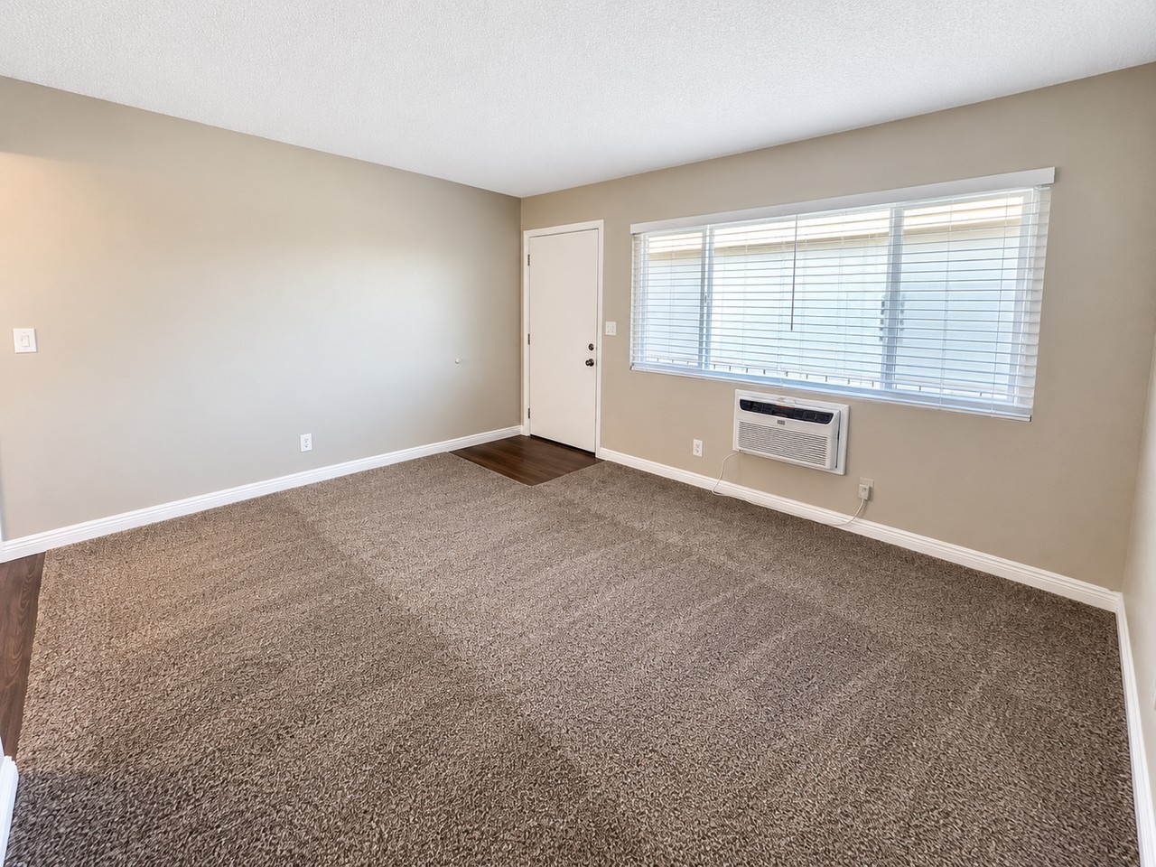 4221 Evart St #F - Photo 3 of 11