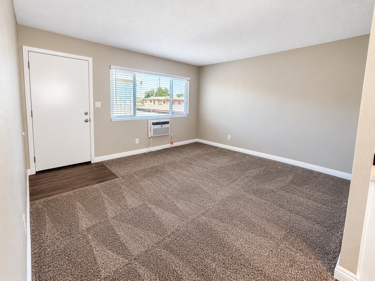 4221 Evart St #F - Photo 4 of 11
