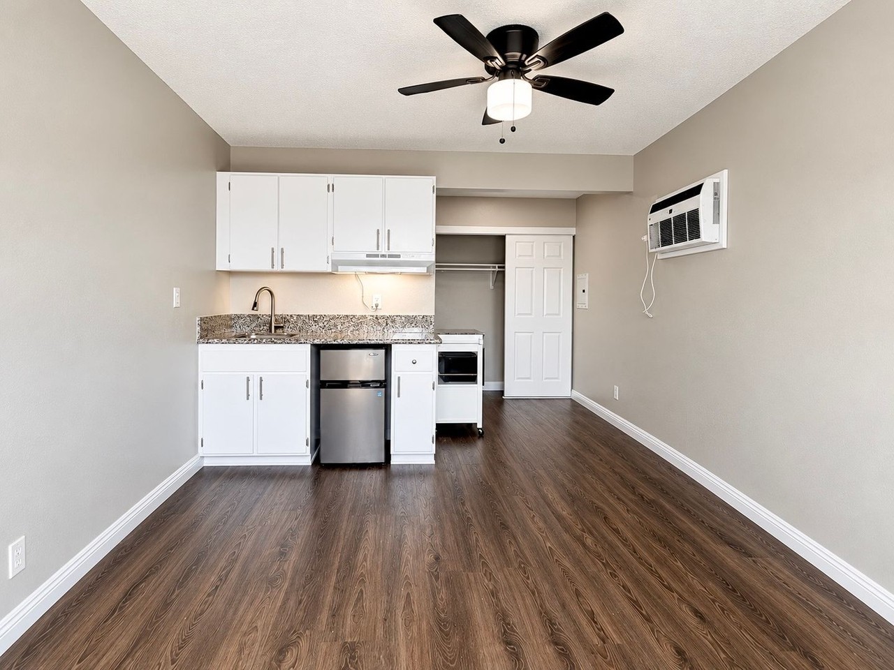4251 Evart St #E5 - Photo 2 of 8