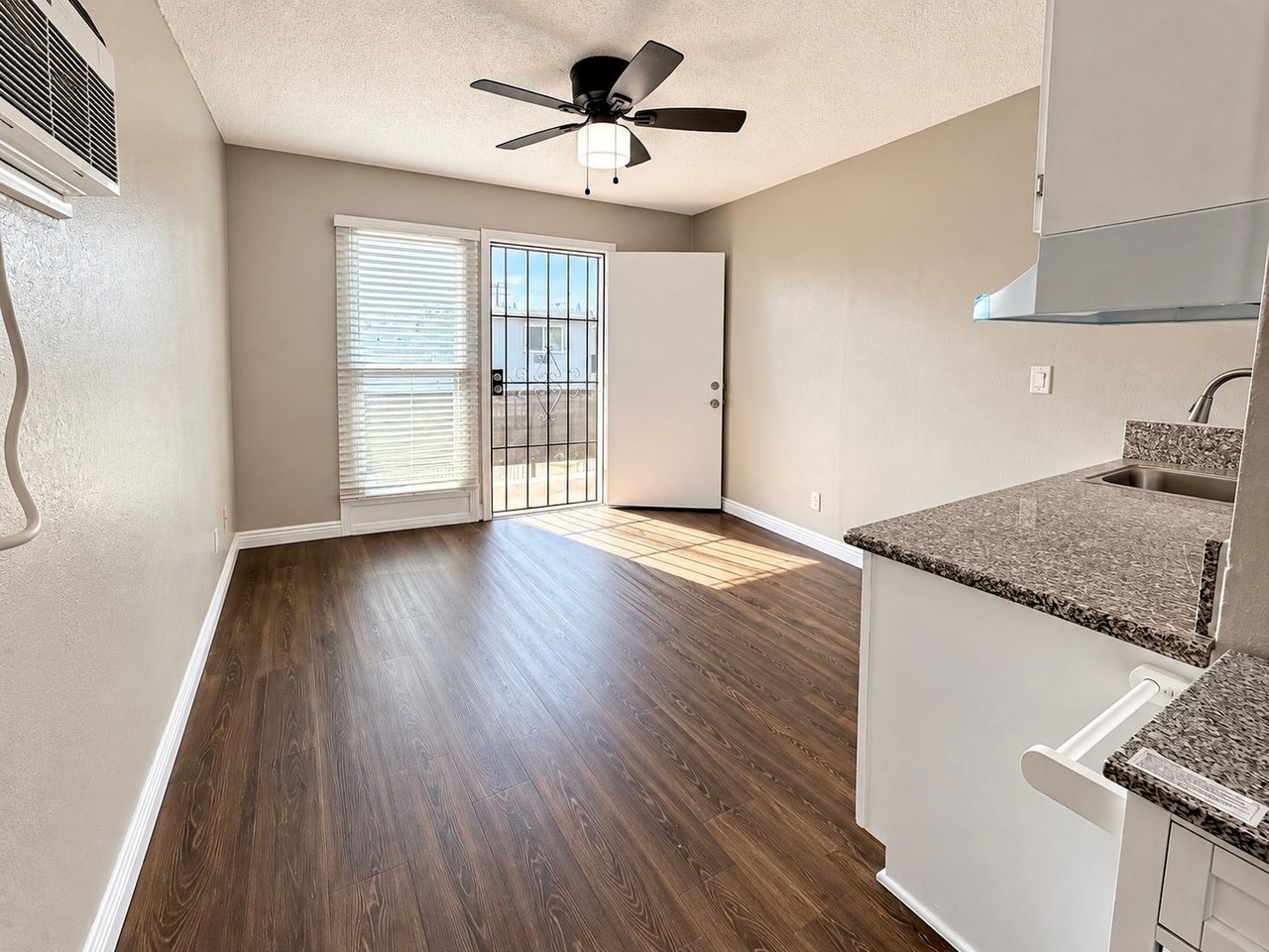 4251 Evart St #E5 - Photo 5 of 8