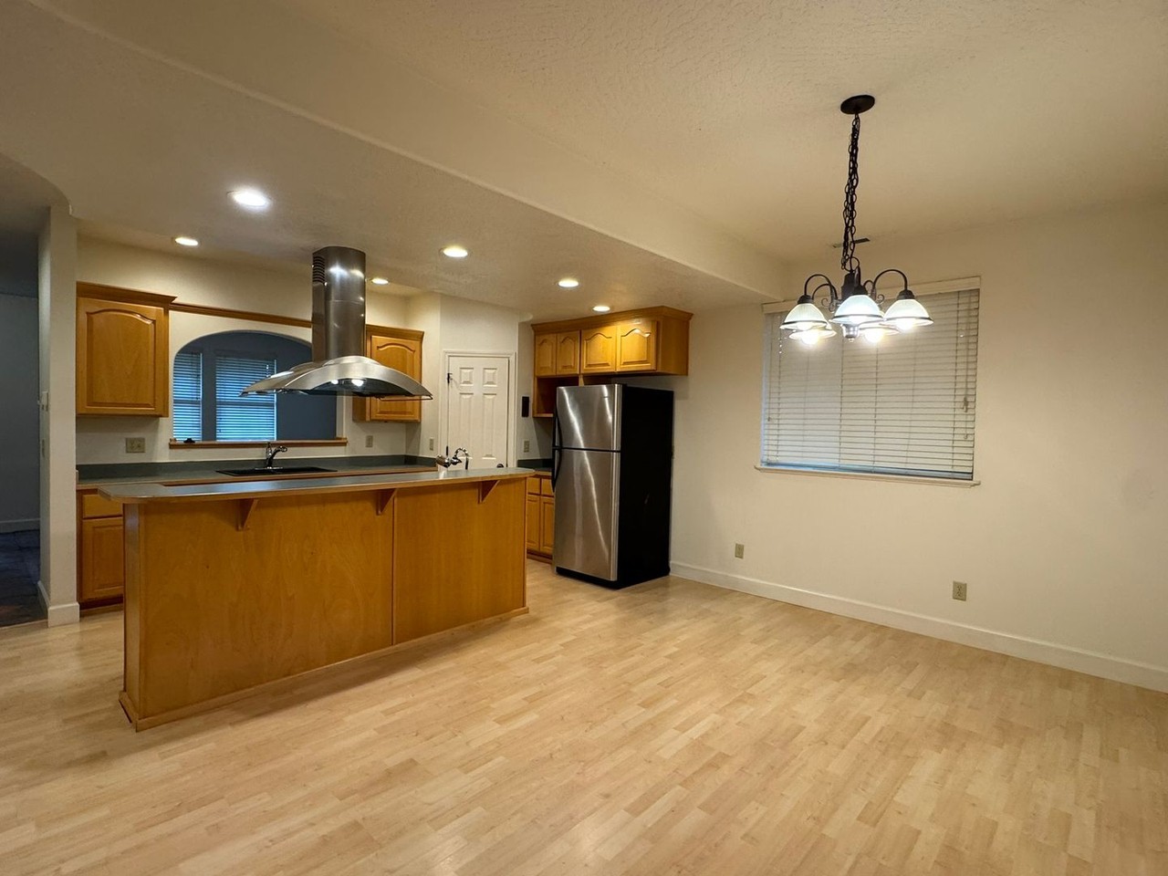 1746 Minda Dr - Photo 7 of 27