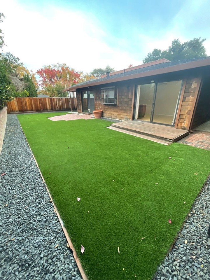 985 Channing Ave - Photo 4 of 50