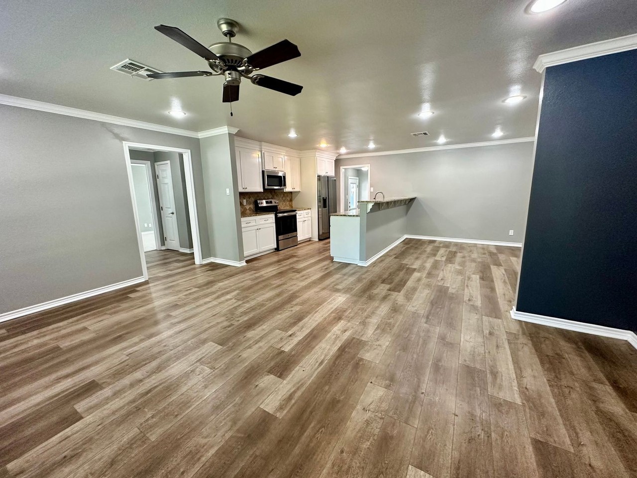 4024 Austin Ave - Photo 2 of 18