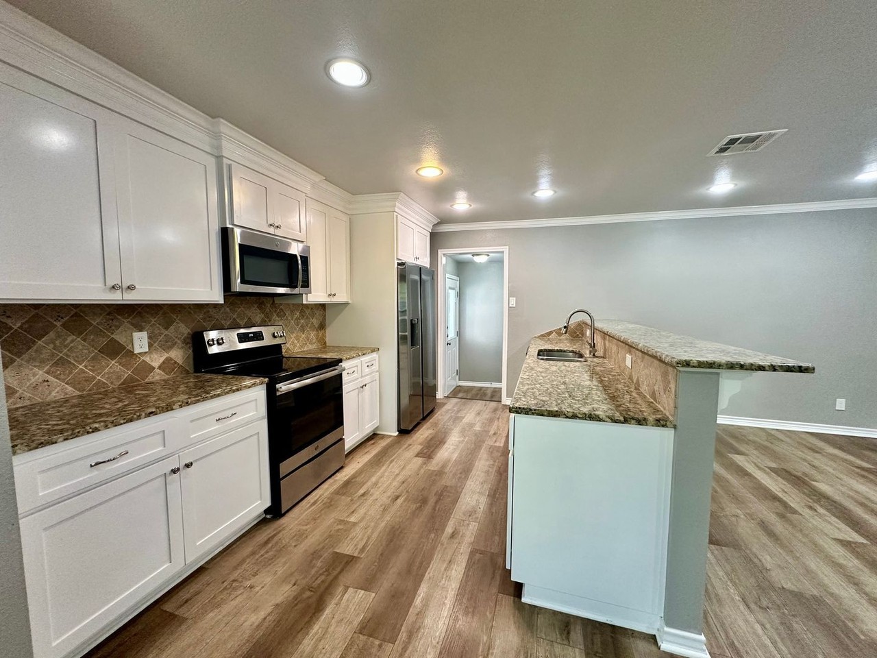 4024 Austin Ave - Photo 4 of 18