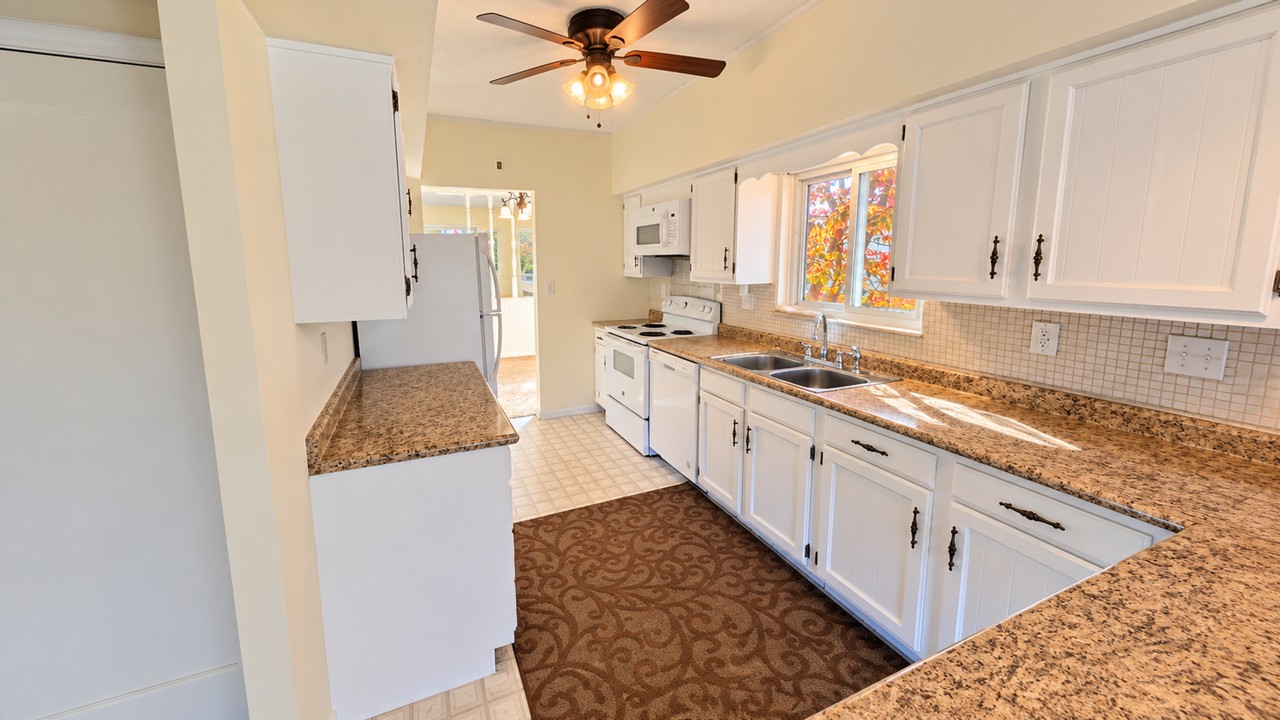 612 Masonic Park Rd - Photo 7 of 17