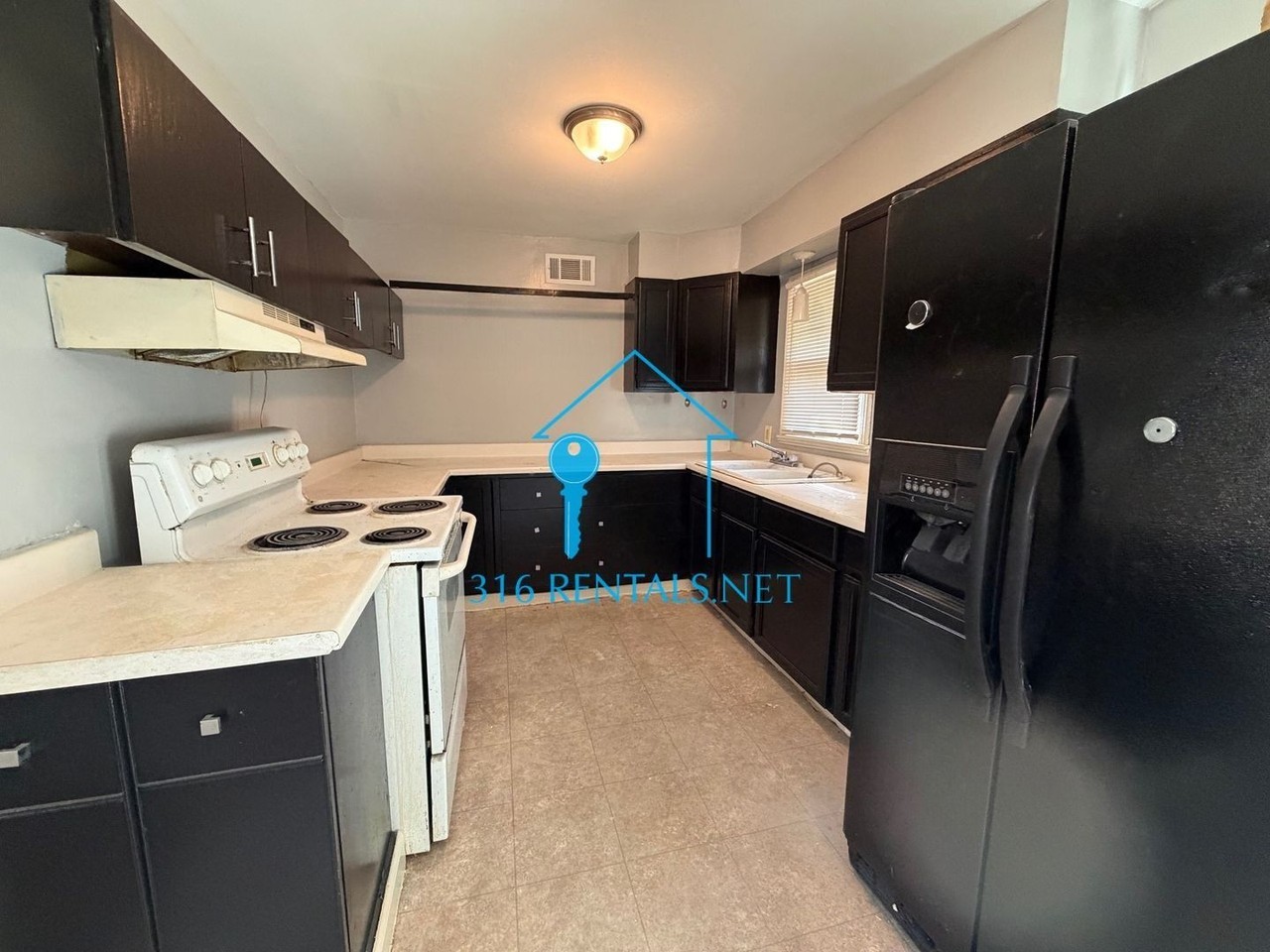 1533 Kenmar St - Photo 3 of 8