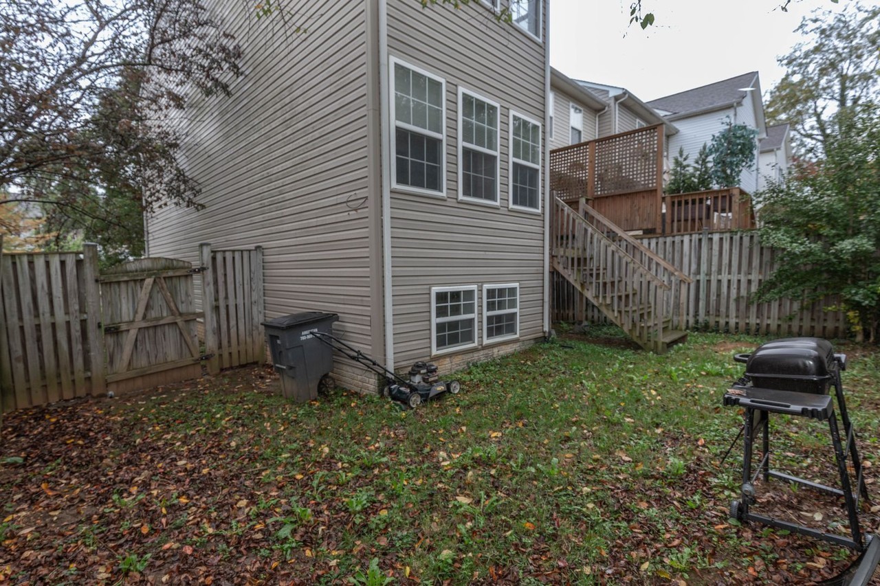 42 Holmes Dr - Photo 6 of 31