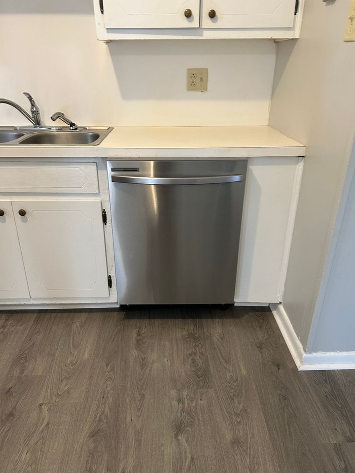 4210 Springdale Rd - Photo 5 of 12