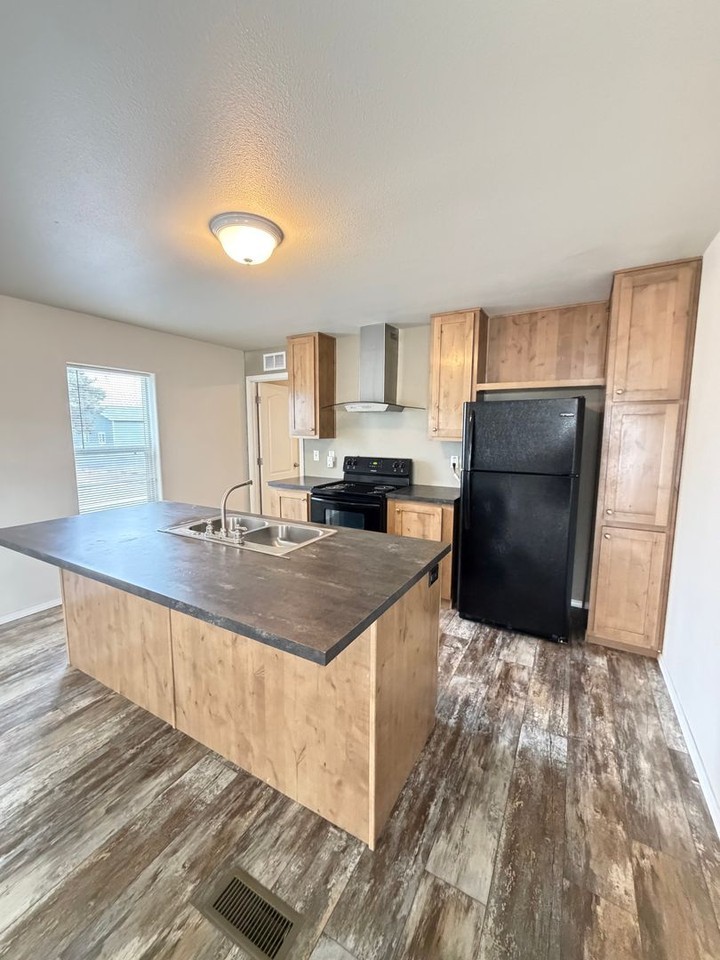 8711 Vince Rd Ne - Photo 5 of 16