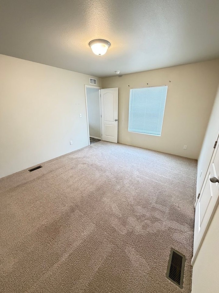 8711 Vince Rd Ne - Photo 7 of 16