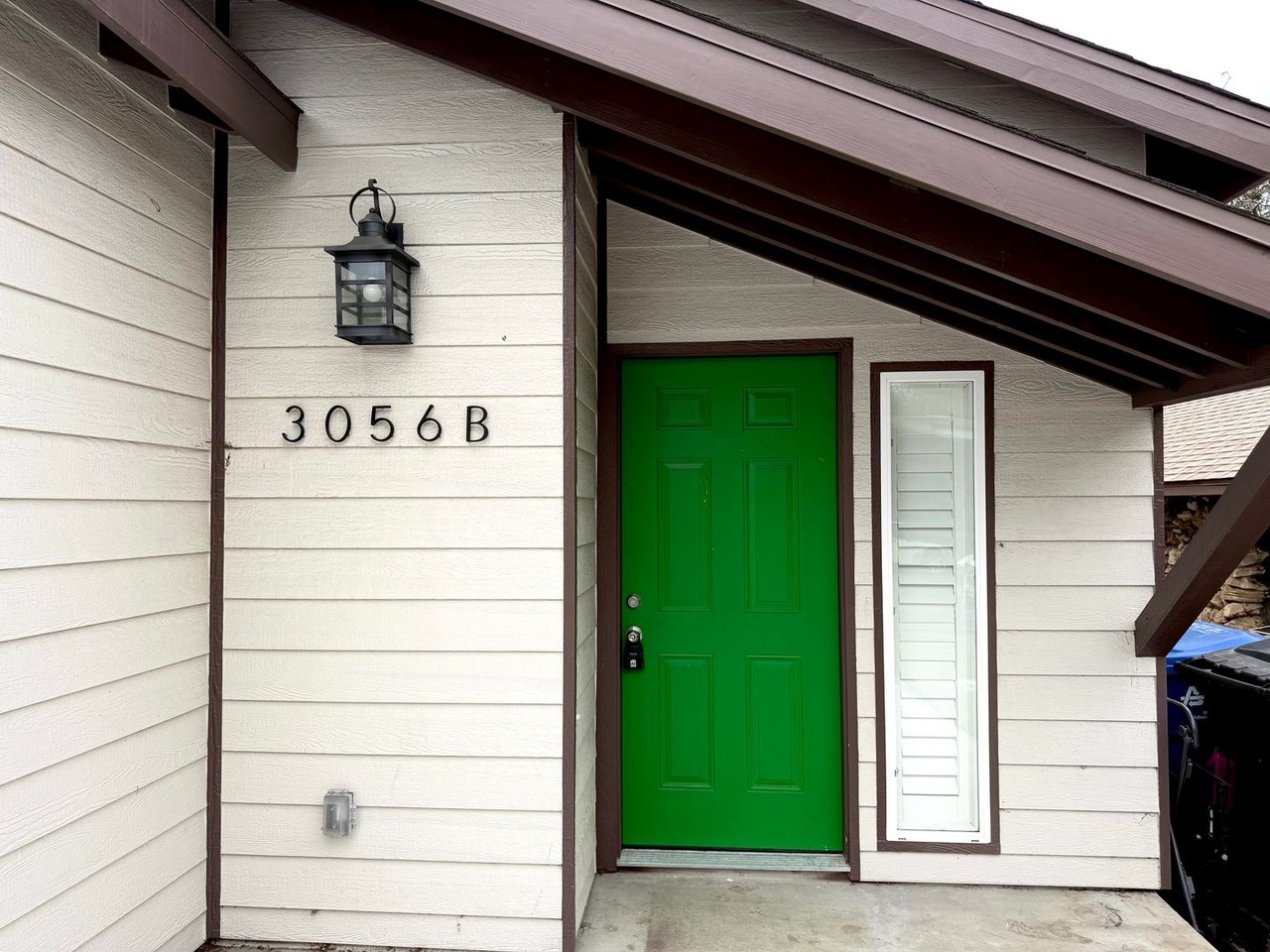 3056B Crescent Way - Photo 3 of 30
