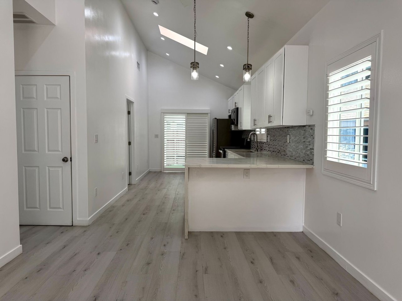 3056B Crescent Way - Photo 5 of 30