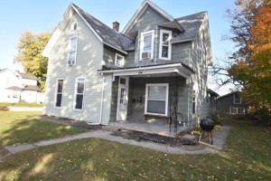 featured image of 434 W Lawrence St