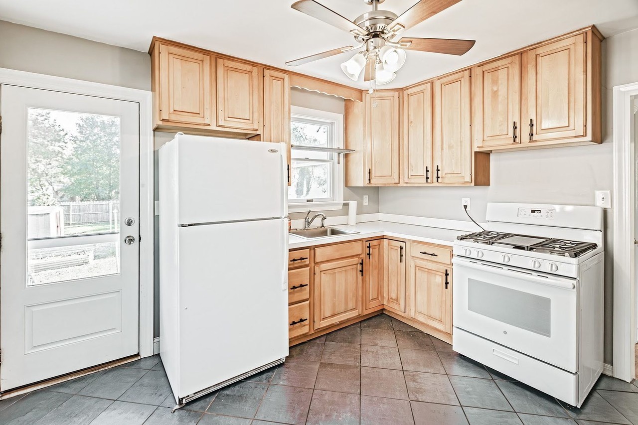 30 North Ave - Photo 4 of 16