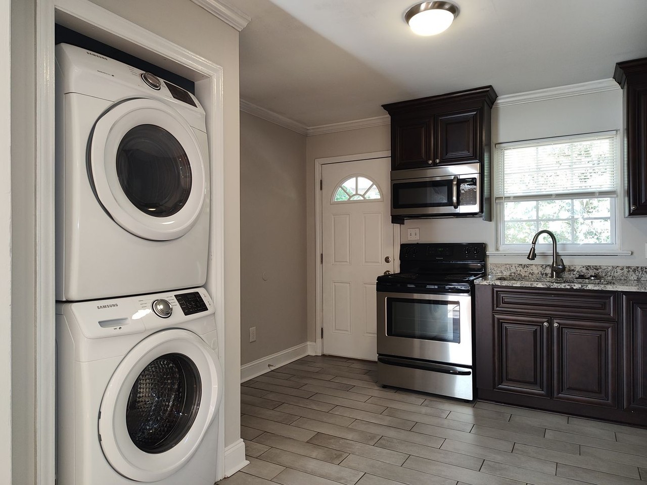 5027 Erickson Rd - Photo 4 of 19