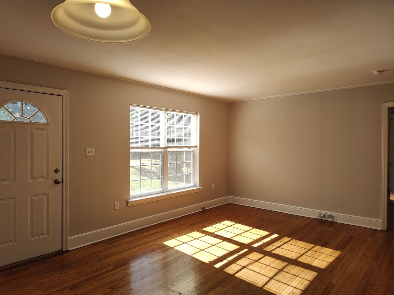 5027 Erickson Rd - Photo 6 of 19