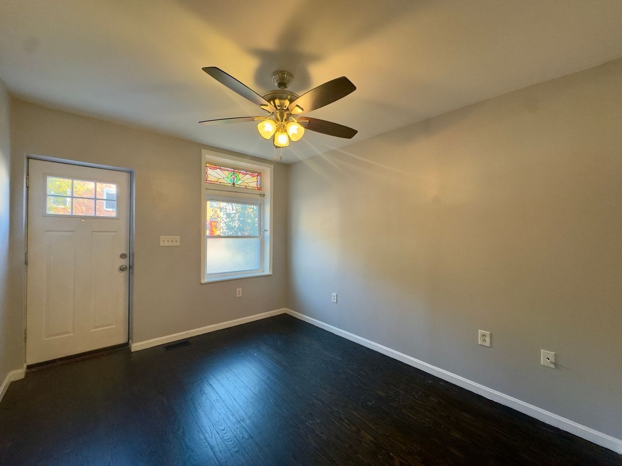 423 S Washington St - Photo 3 of 19