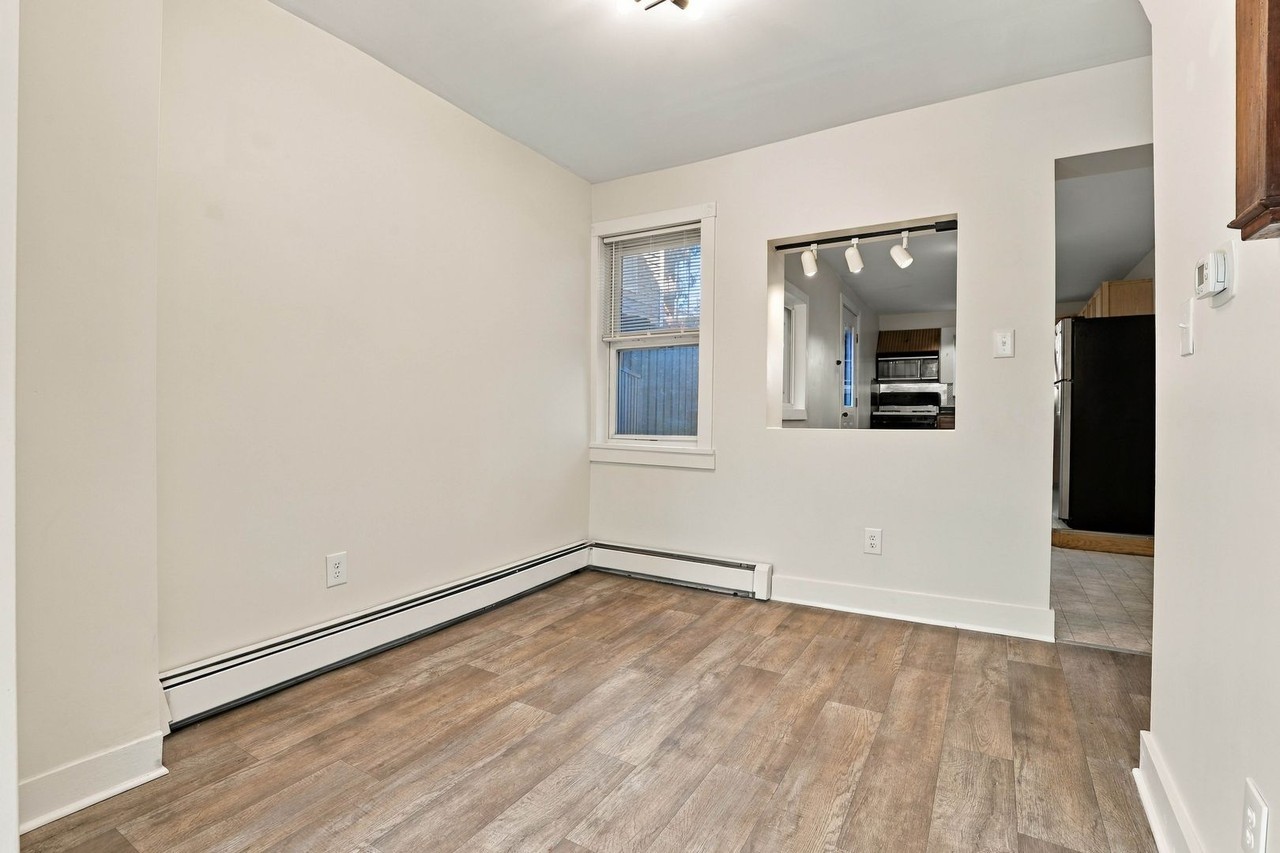 235 W Walnut St - Photo 6 of 27