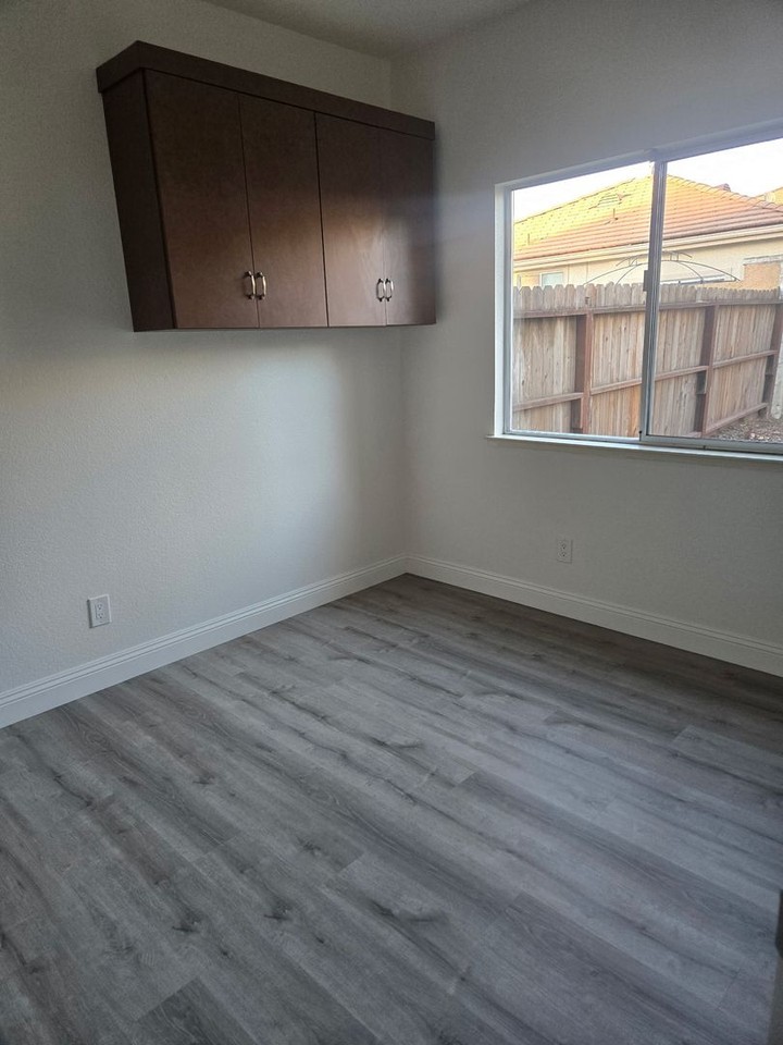 117 Camberwell Way - Photo 7 of 18