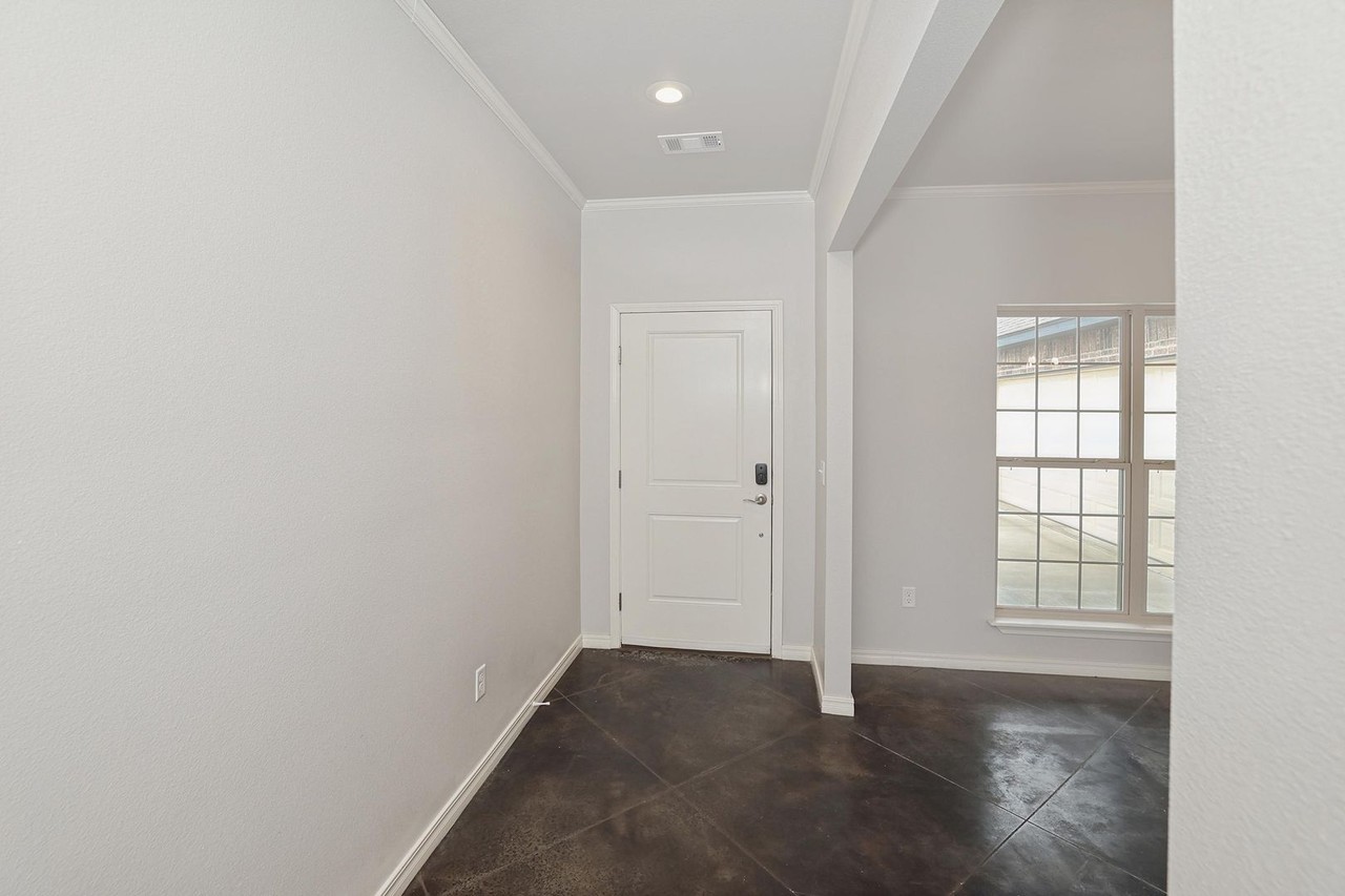 7305 Sicher St - Photo 3 of 29
