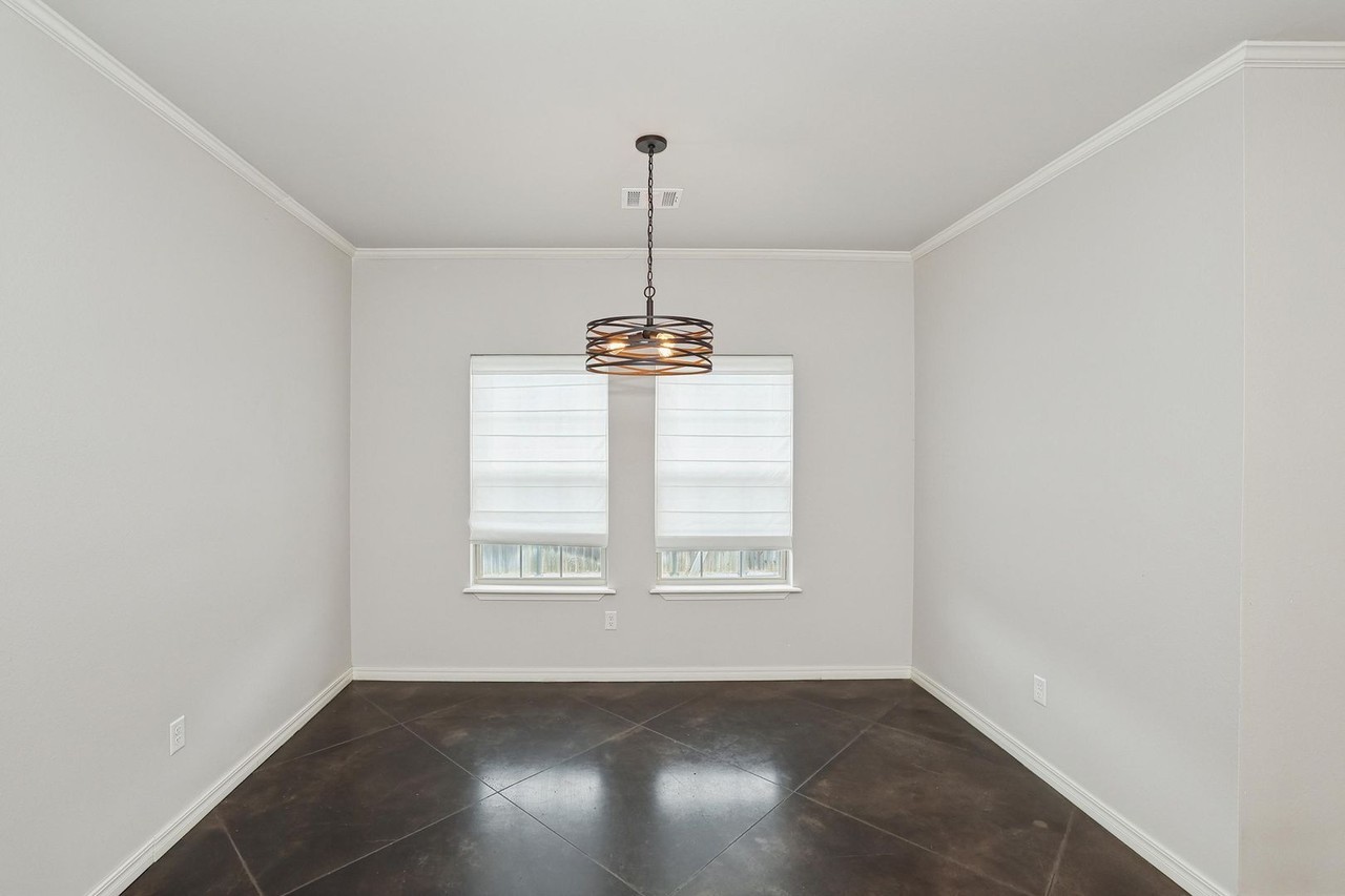7305 Sicher St - Photo 5 of 29