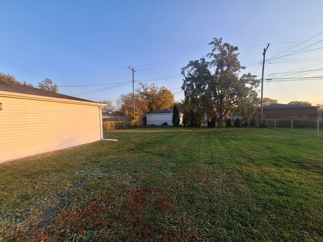 20324 Lawndale St - Photo 4 of 18