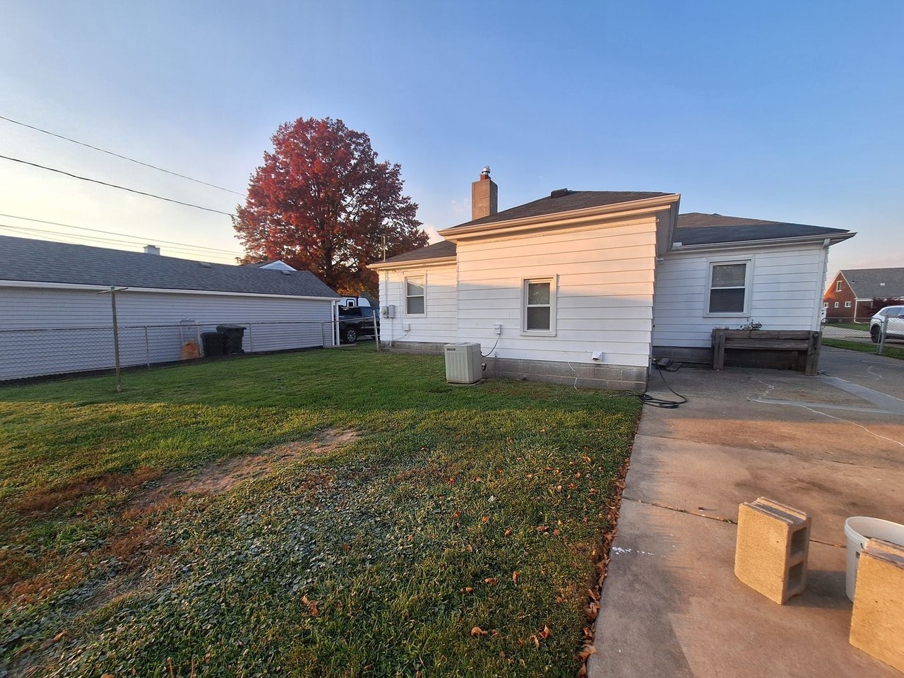 20324 Lawndale St - Photo 5 of 18