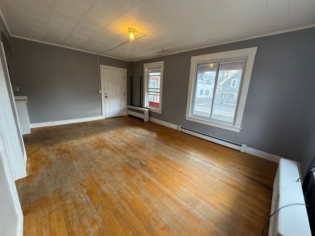 47 Myrtle St - Photo 5 of 10