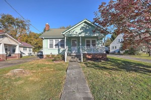 featured image of 1736 Virginia Ave