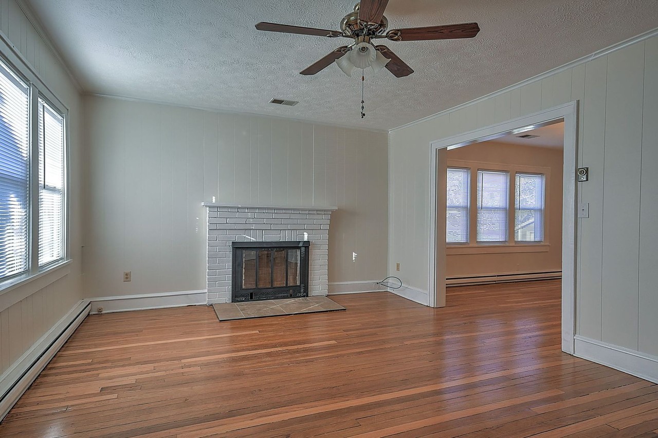 1736 Virginia Ave - Photo 3 of 25