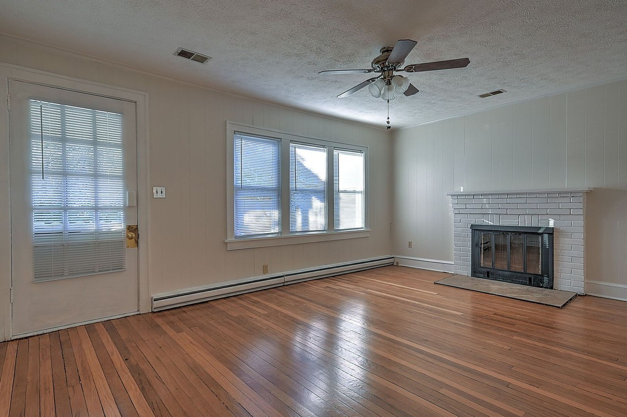 1736 Virginia Ave - Photo 5 of 25
