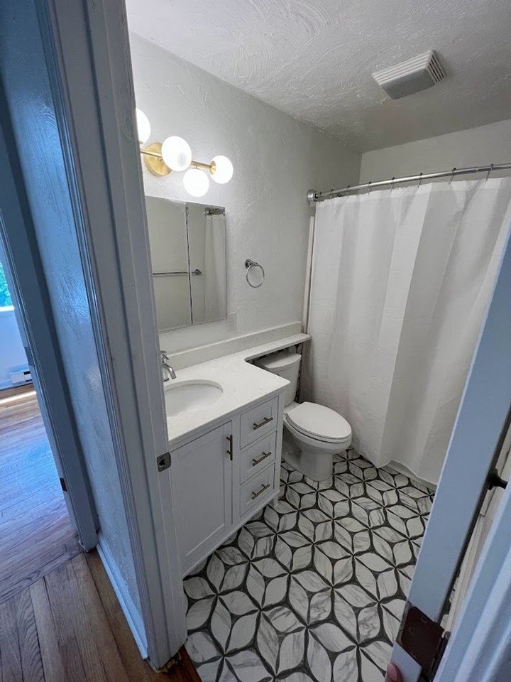 307B Ellett Rd - Photo 3 of 8
