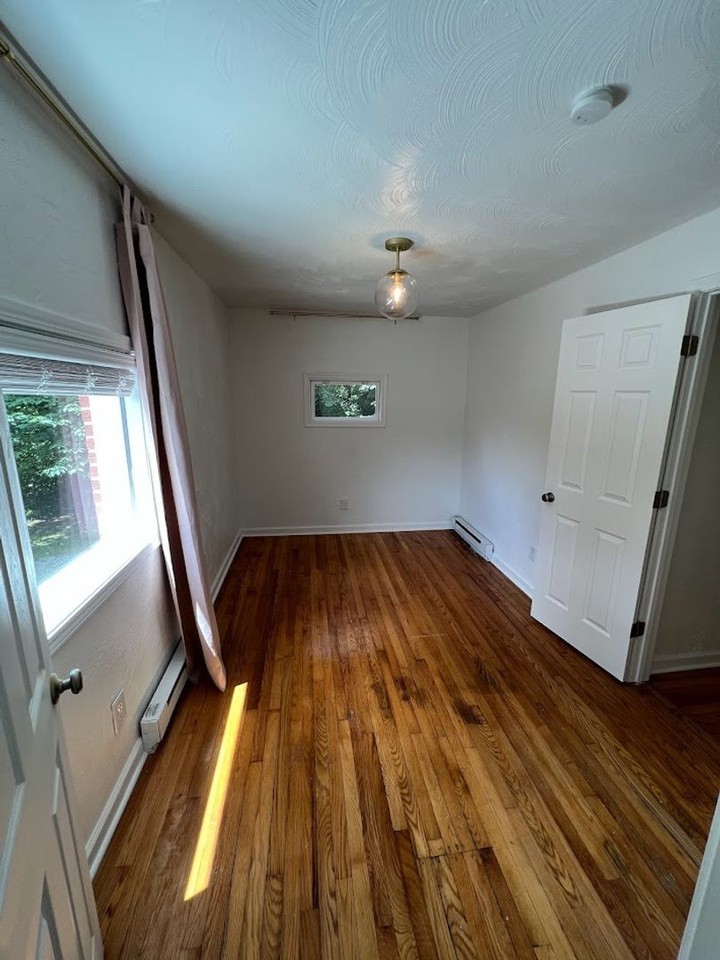 307B Ellett Rd - Photo 5 of 8