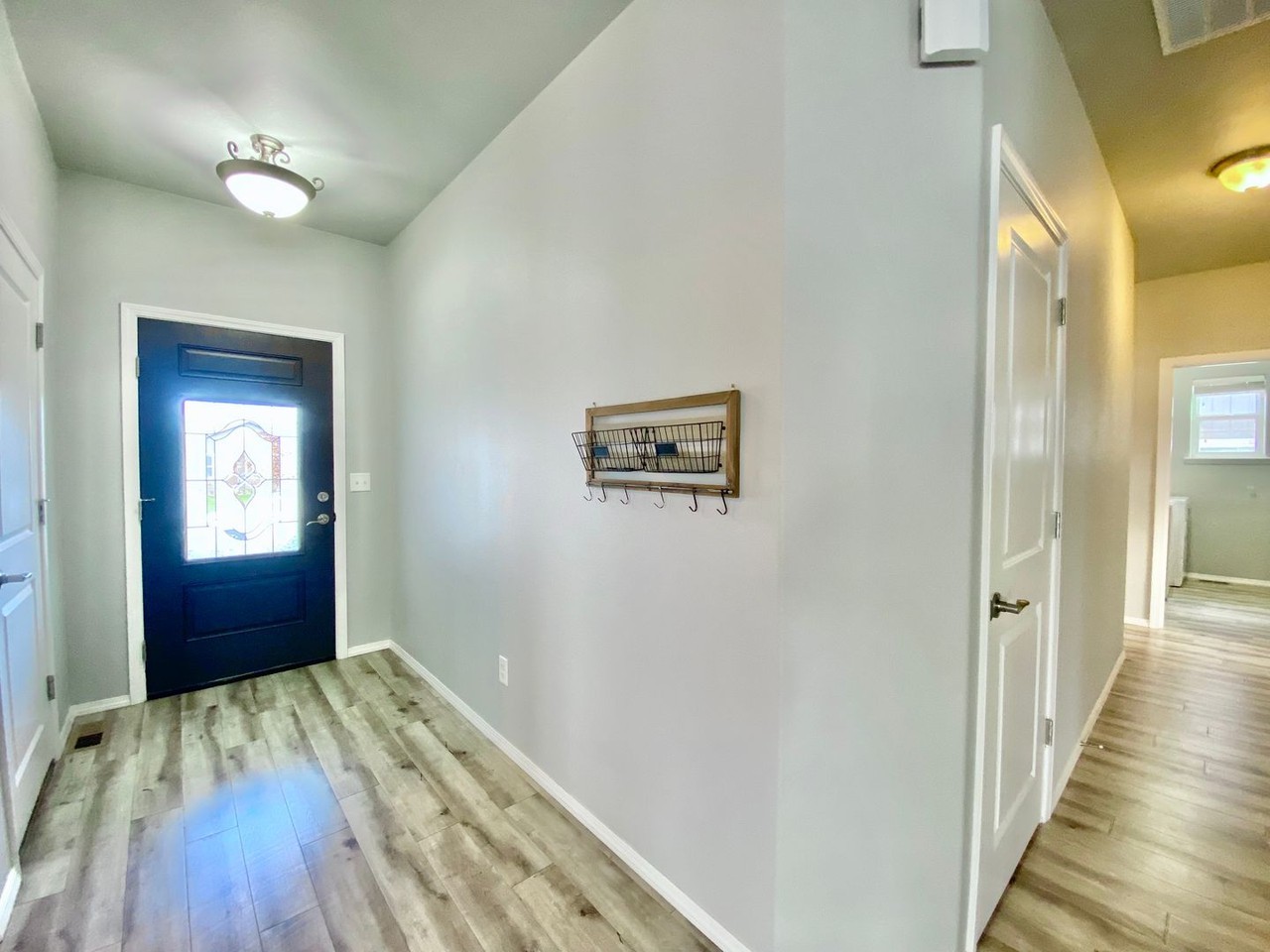 5906 Coolidge Rd - Photo 3 of 24