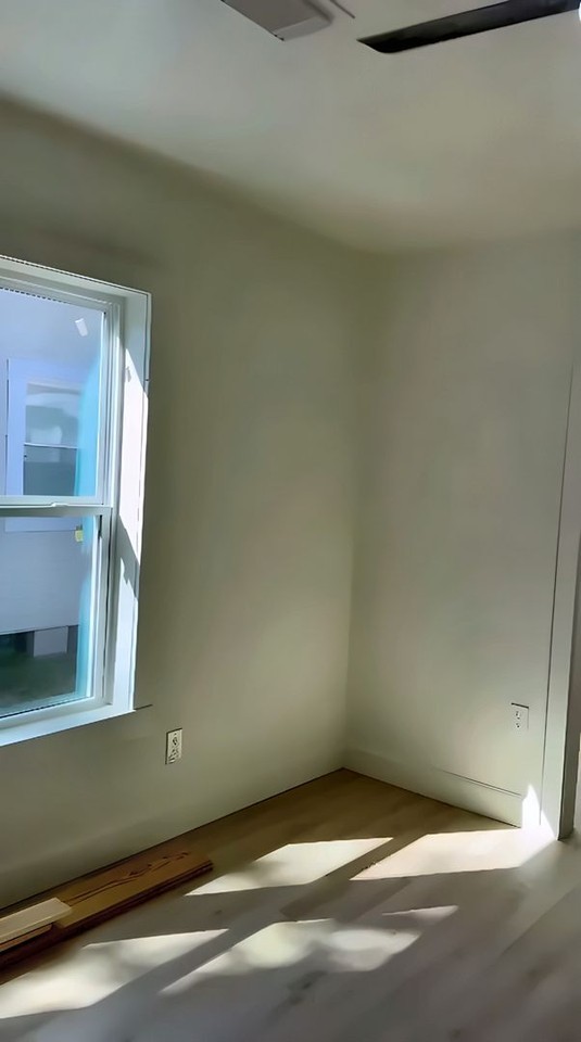 208 10th Ave N - Photo 5 of 23