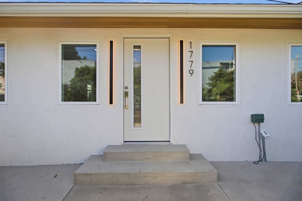 1779 S Rimpau Blvd - Photo 4 of 35