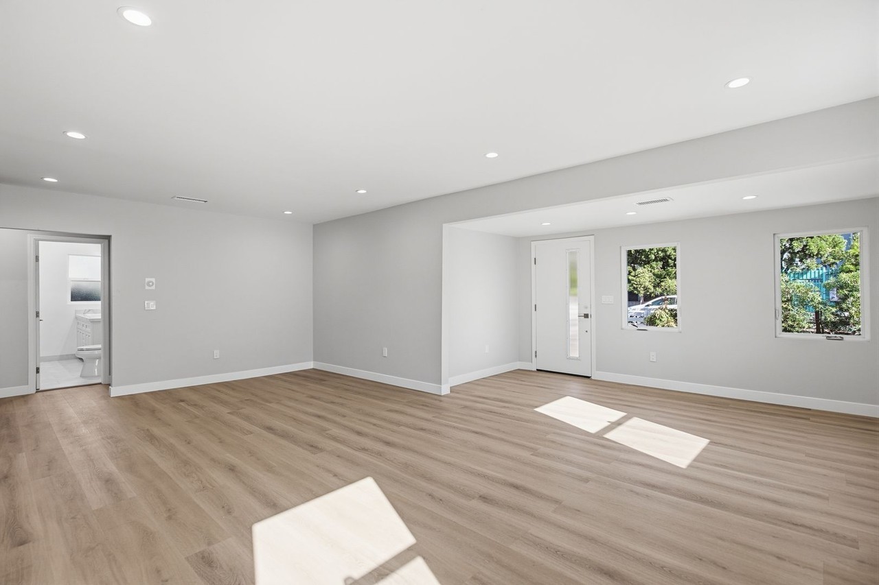 1779 S Rimpau Blvd - Photo 5 of 35