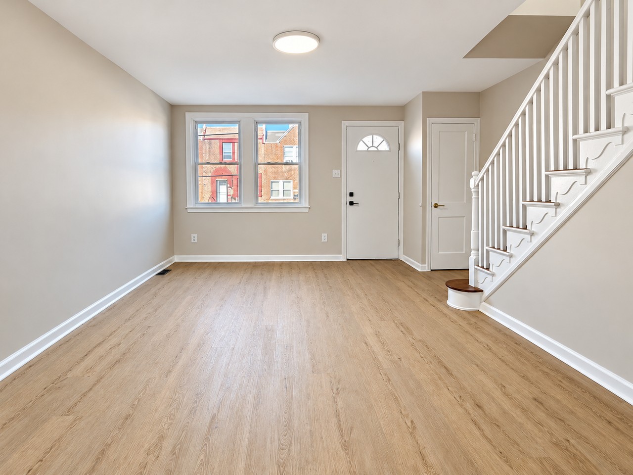 1822 W Eleanor St - Photo 2 of 29