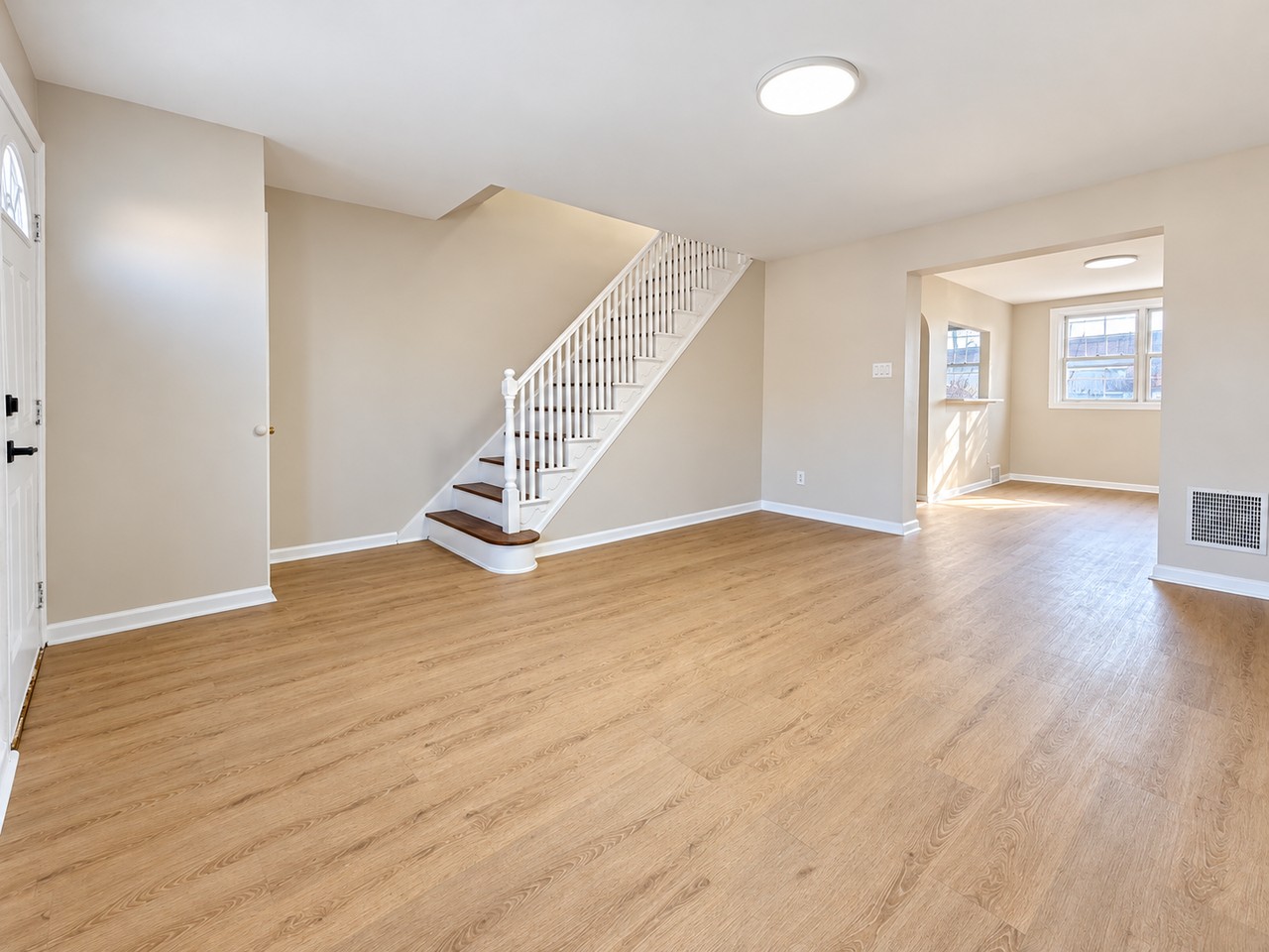 1822 W Eleanor St - Photo 3 of 29