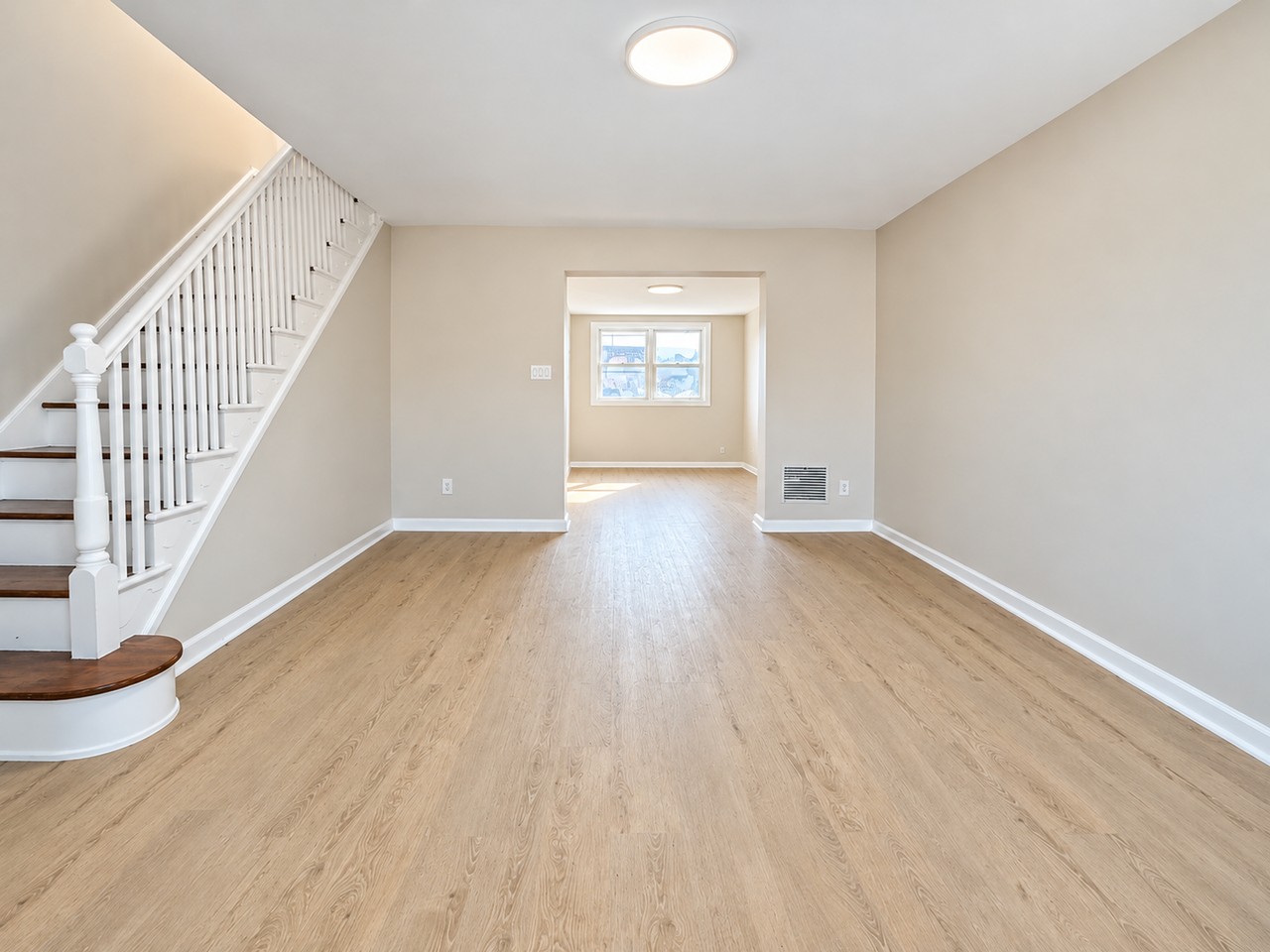 1822 W Eleanor St - Photo 5 of 29
