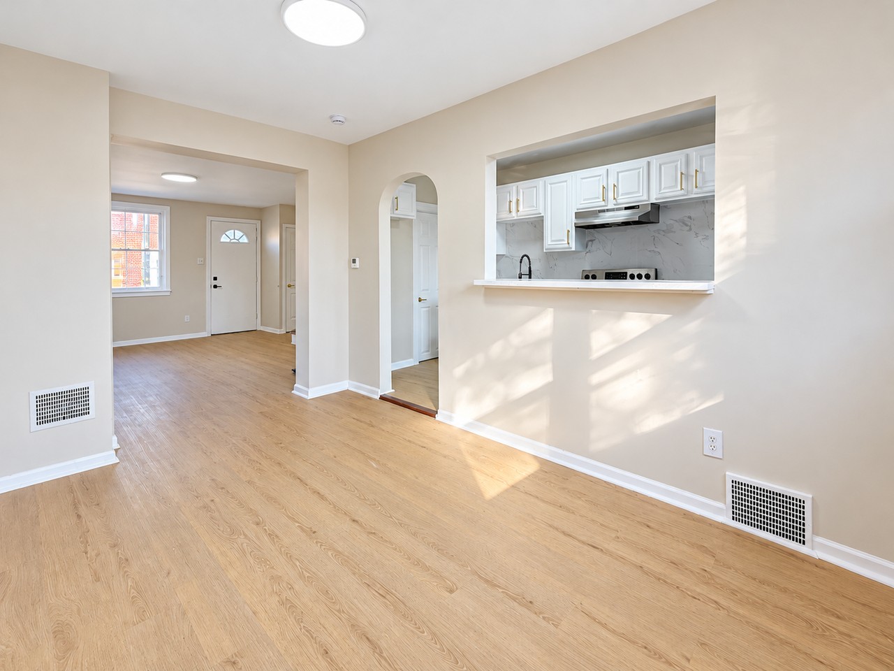 1822 W Eleanor St - Photo 7 of 29