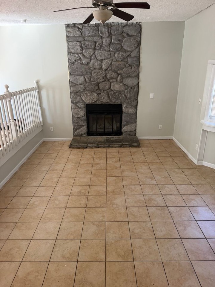 7019 Media Dr - Photo 2 of 15