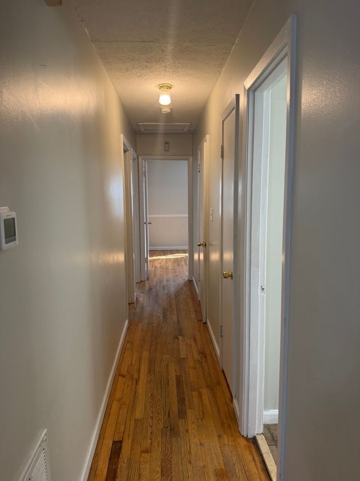 7019 Media Dr - Photo 5 of 15