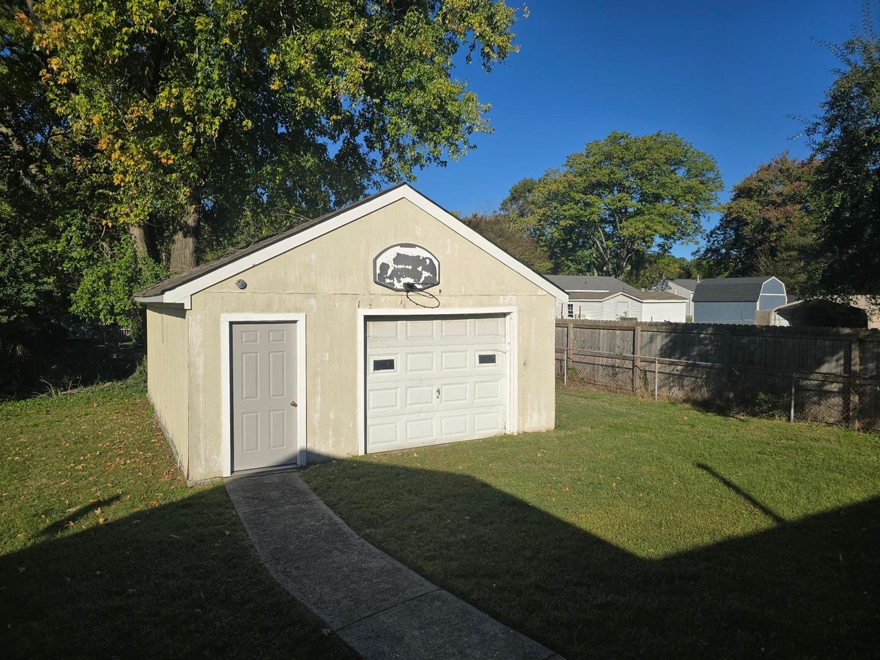 130 Nelson Dr - Photo 2 of 10