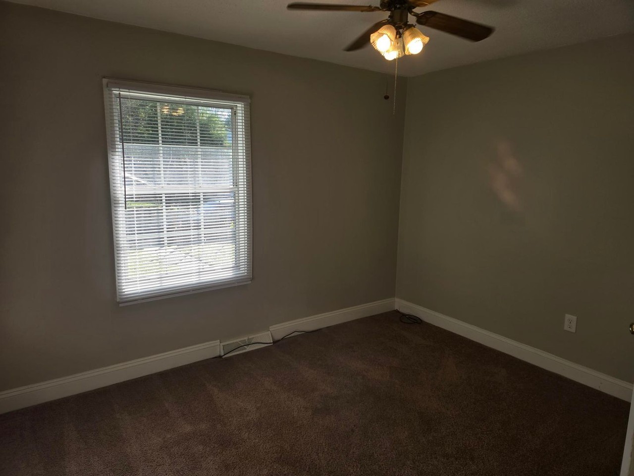 130 Nelson Dr - Photo 5 of 10