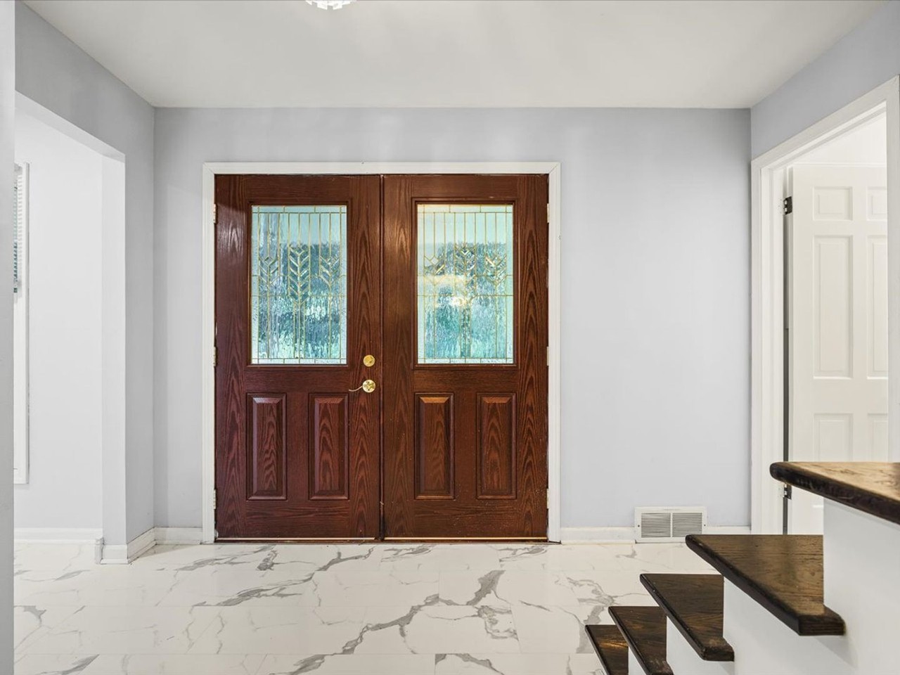1718 Jacoby Pl - Photo 2 of 20